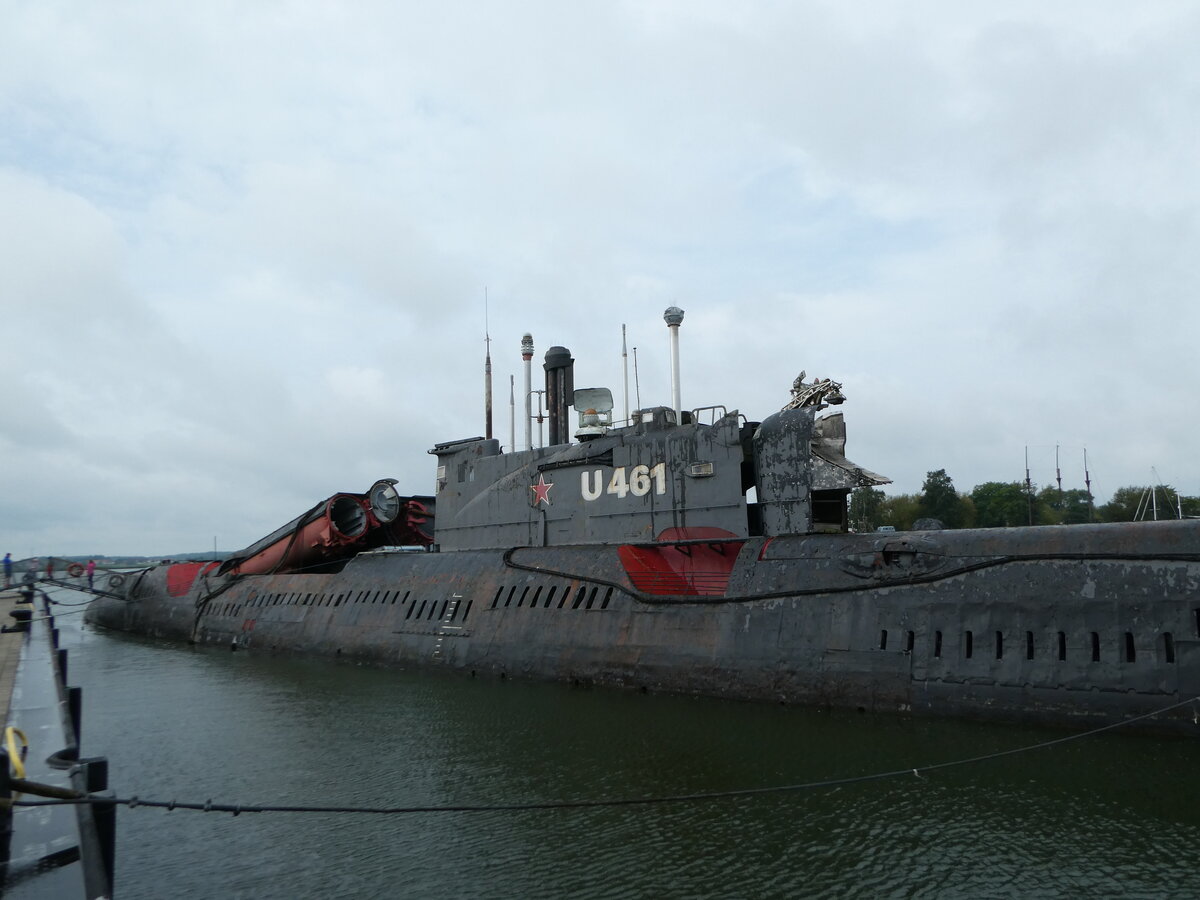 (254'430) - Sowjetisches U-Boot - U 461 - auf dem Peenestrom am 31. August 2023 in Peenemnde