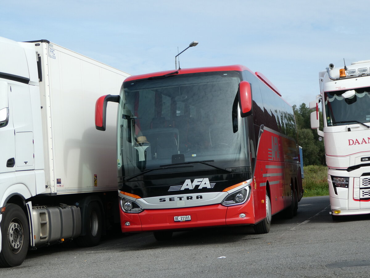 (254'717) - Aus der Schweiz: AFA Adelboden - Nr. 16/BE 21'181 - Setra am 3. September 2023 in Perwenitz, Raststtte Wolfslake