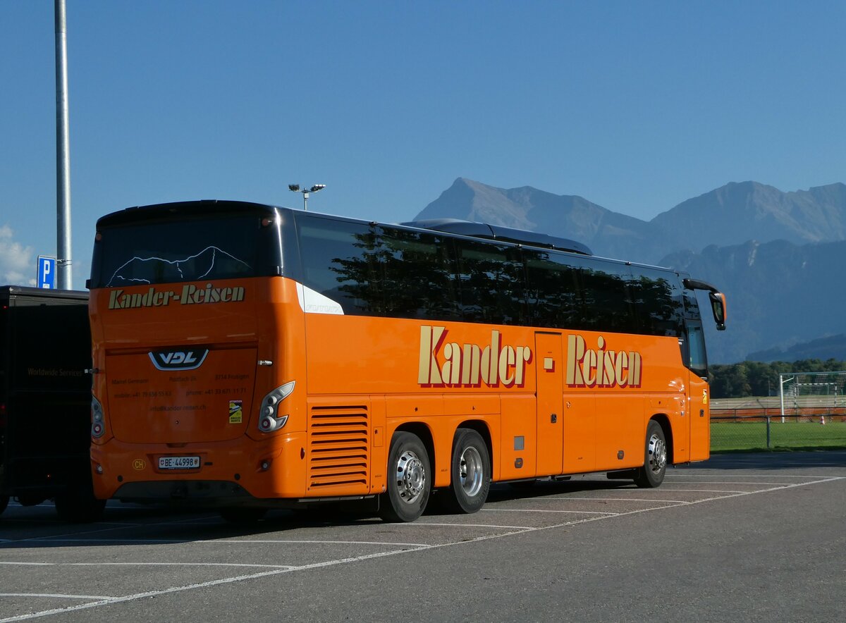 (254'828) - Kander-Reisen, Frutigen - BE 44'998 - VDL am 5. September 2023 in Thun-Lerchenfeld, Waldeck