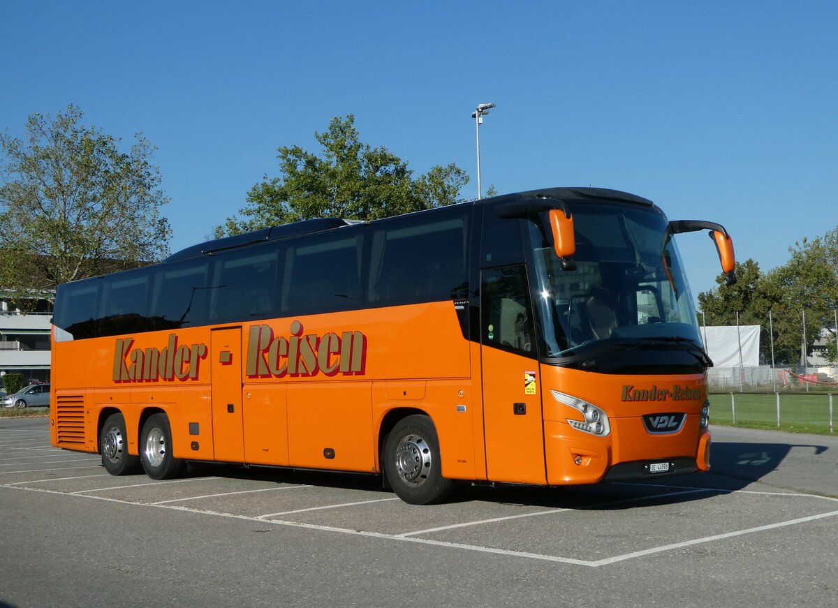 (254'830) - Kander-Reisen, Frutigen - BE 44'998 - VDL am 5. September 2023 in Thun-Lerchenfeld, Waldeck