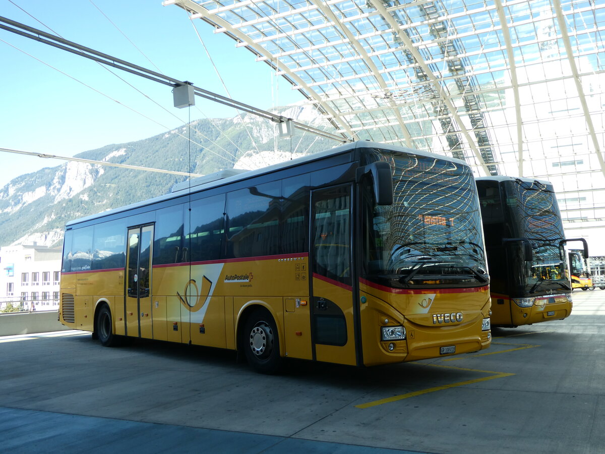 (255'563) - TpM, Mesocco - Nr. 18/GR 108'018/PID 10'920 - Iveco am 26. September 2023 in Chur, Postautostation