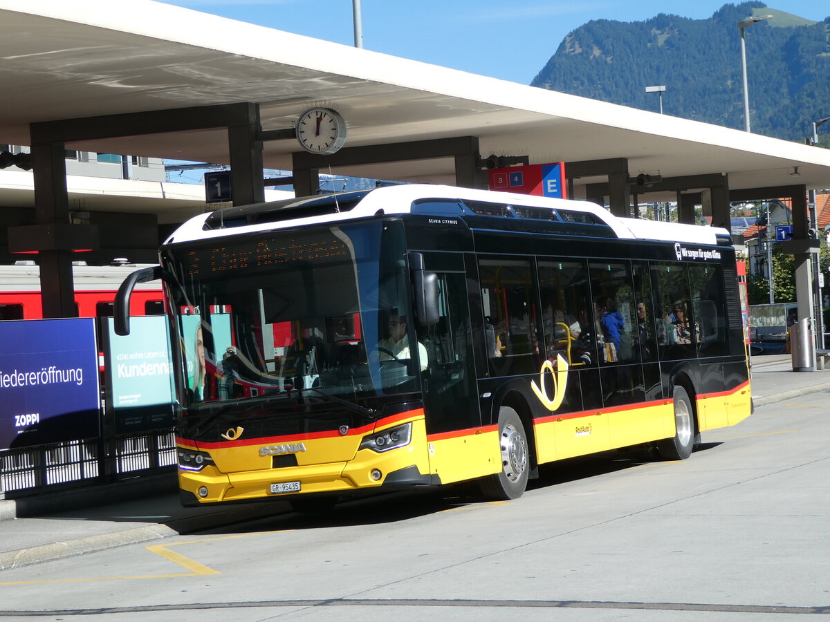 (255'578) - Dnser, Trimmis - GR 95'435/PID 11'895 - Scania(ex GR 184'920) am 26. September 2023 beim Bahnhof Chur