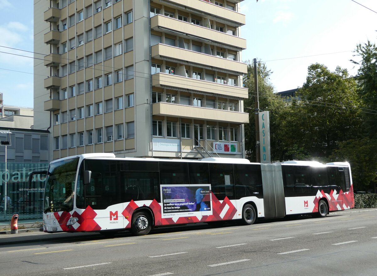 (255'705) - CarPostal Ouest - JU 35'970/PID 11'738 - Mercedes am 30. September 2023 beim Bahnhof Biel