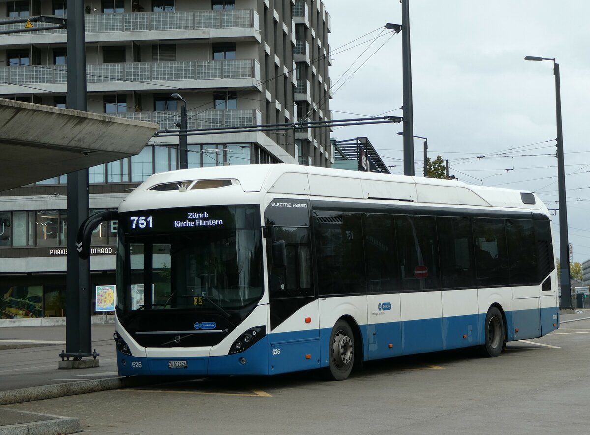 (256'306) - VBZ Zrich - Nr. 626/ZH 871'626 - Volvo am 21. Oktober 2023 beim Bahnhof Zrich Stettbach