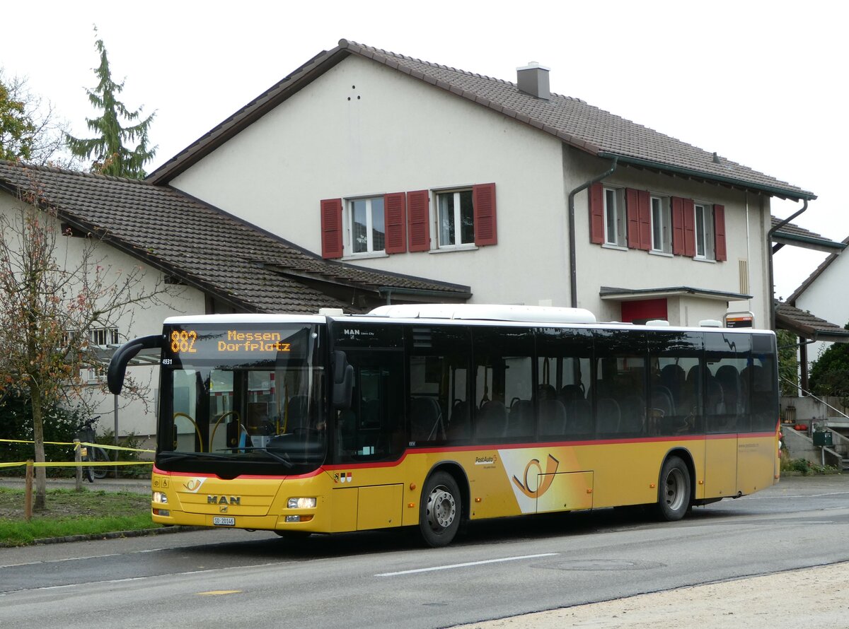 (256'416) - Steiner, Messen - SO 20'146/PID 4931 - MAN (ex SO 157'255) MAN am 26. Oktober 2023 in Messen, Post