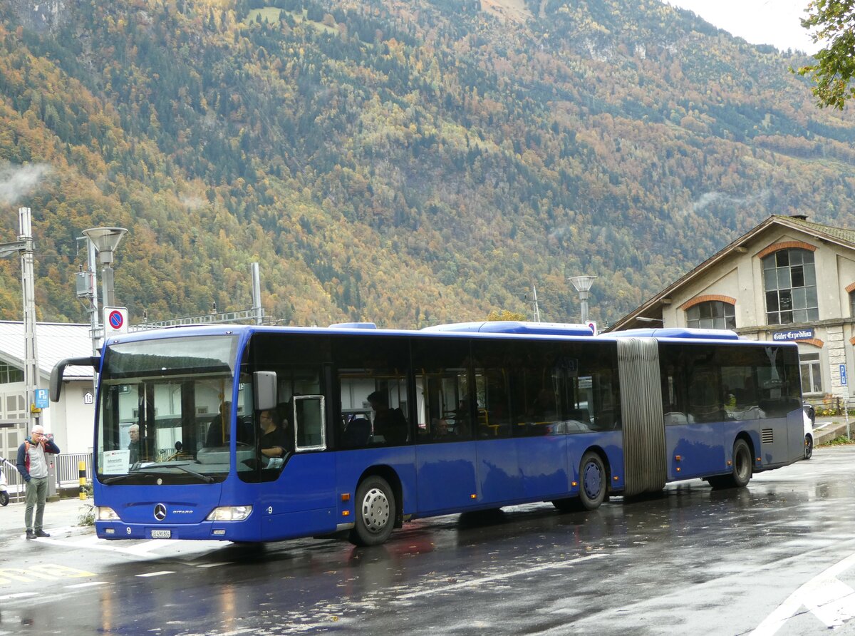 (256'580) - Domo, Glattbrugg - Nr. 9/SG 490'804 - Mercedes (ex VBZ Zrich Nr. 189; ex VZO Grningen Nr. 112) am 31. Oktober 2023 beim Bahnhof Glarus