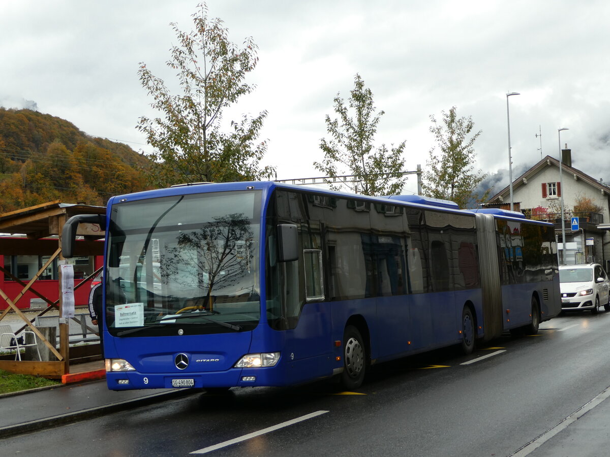 (256'602) - Domo, Glattbrugg - Nr. 9/SG 490'804 - Mercedes (ex VBZ Zrich Nr. 189; ex VZO Grningen Nr. 112) am 31. Oktober 2023 beim Bahnhof Schwanden