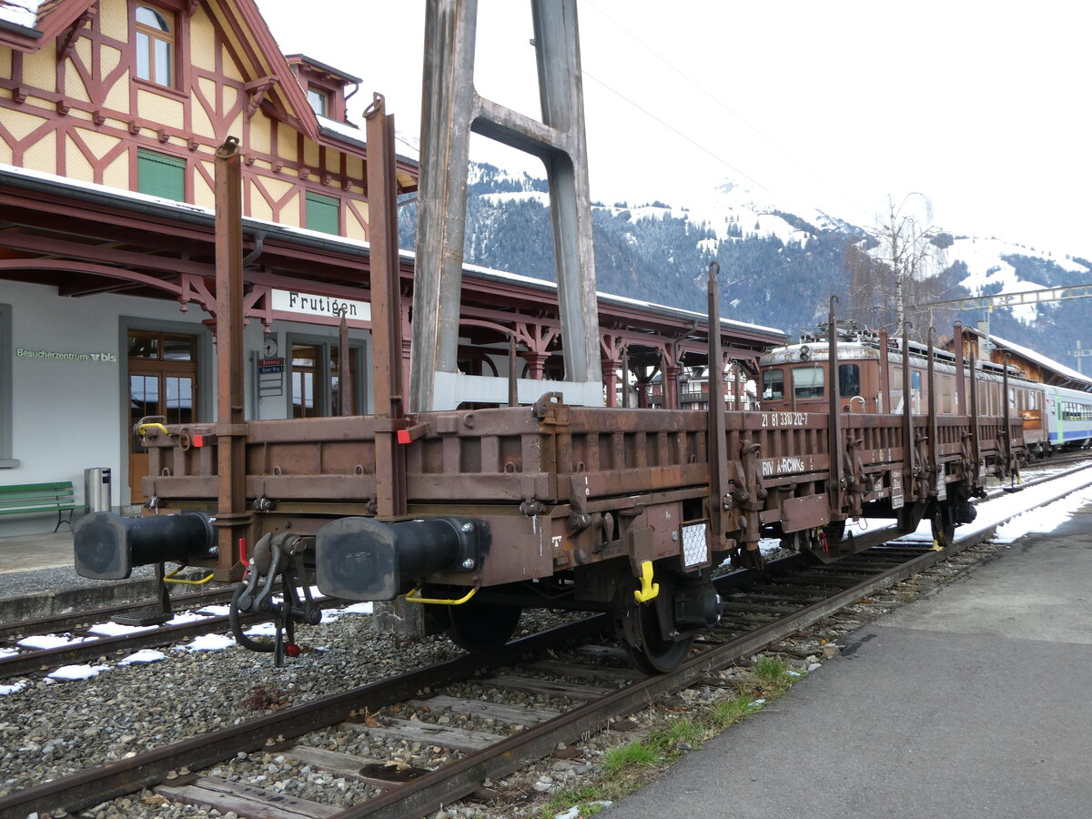 (257'253) - BB-Gterwagen - Nr. 212-7 - am 27. November 2023 im alten Bahnhof Frutigen