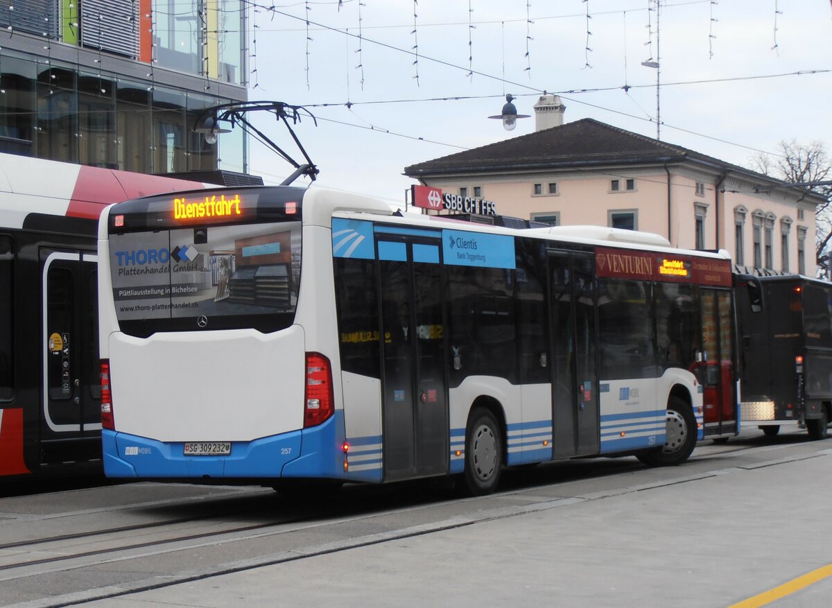 (257'651) - WilMobil, Wil - Nr. 257/SG 309'232 - Mercedes am 15. Dezember 2023 beim Bahnhof Frauenfeld