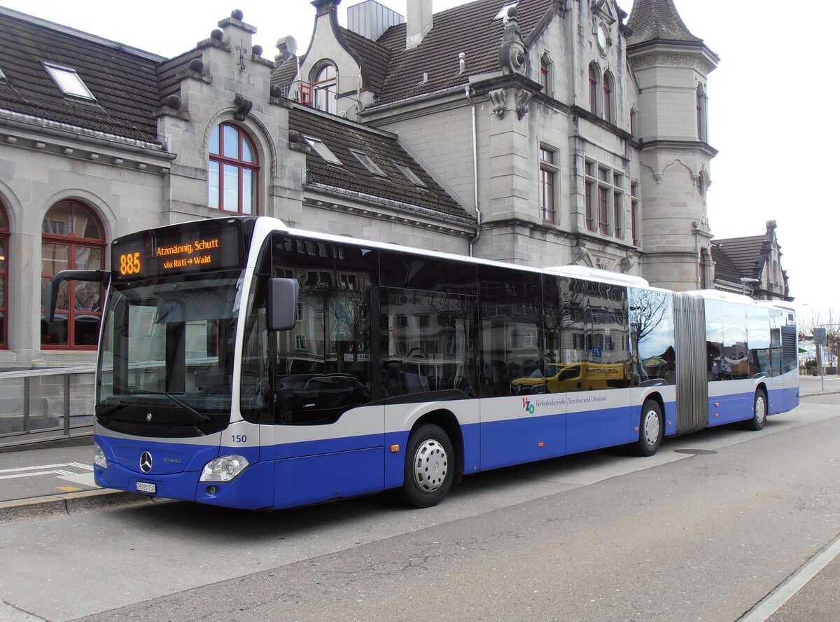 (257'817) - VZO Grningen - Nr. 150/ZH 920'150 - Mercedes am 23. Dezember 2023 beim Bahnhof Rapperswil