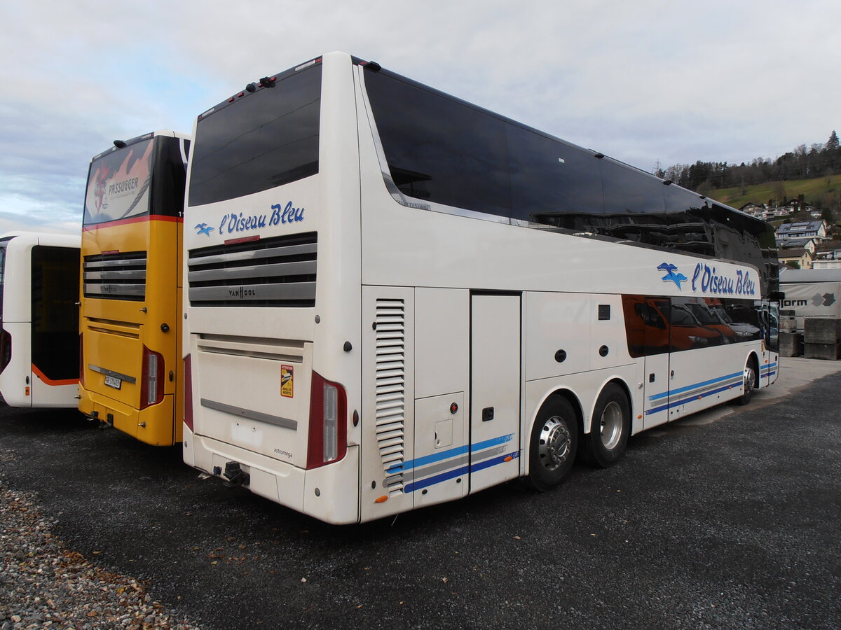 (257'839) - L'Oiseau Bleu, Sierre - Van Hool am 23. Dezember 2023 in Schmerikon, Thomann