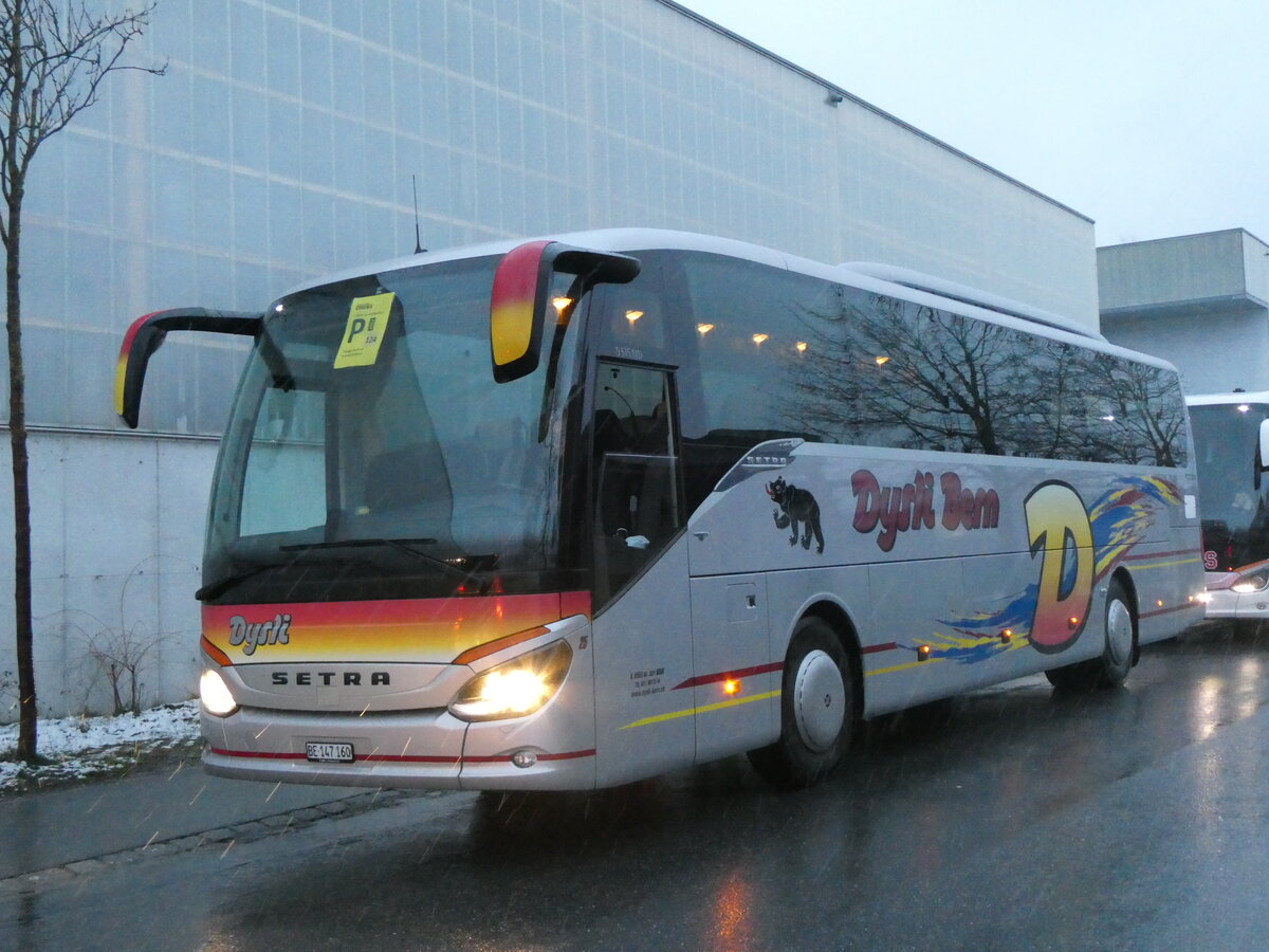 (258'146) - Dysli, Bern - Nr. 25/BE 147'160 - Setra am 6. Januar 2024 beim Bahnhof Frutigen