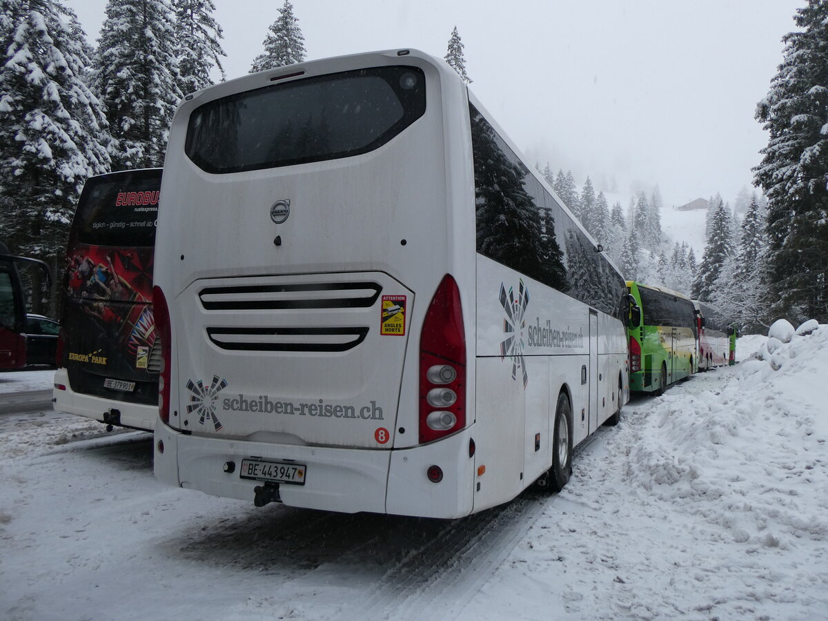 (258'296) - Scheiben, Emmenmatt - Nr. 8/BE 443'947 - Volvo am 6. Januar 2024 in Adelboden, Unter dem Birg