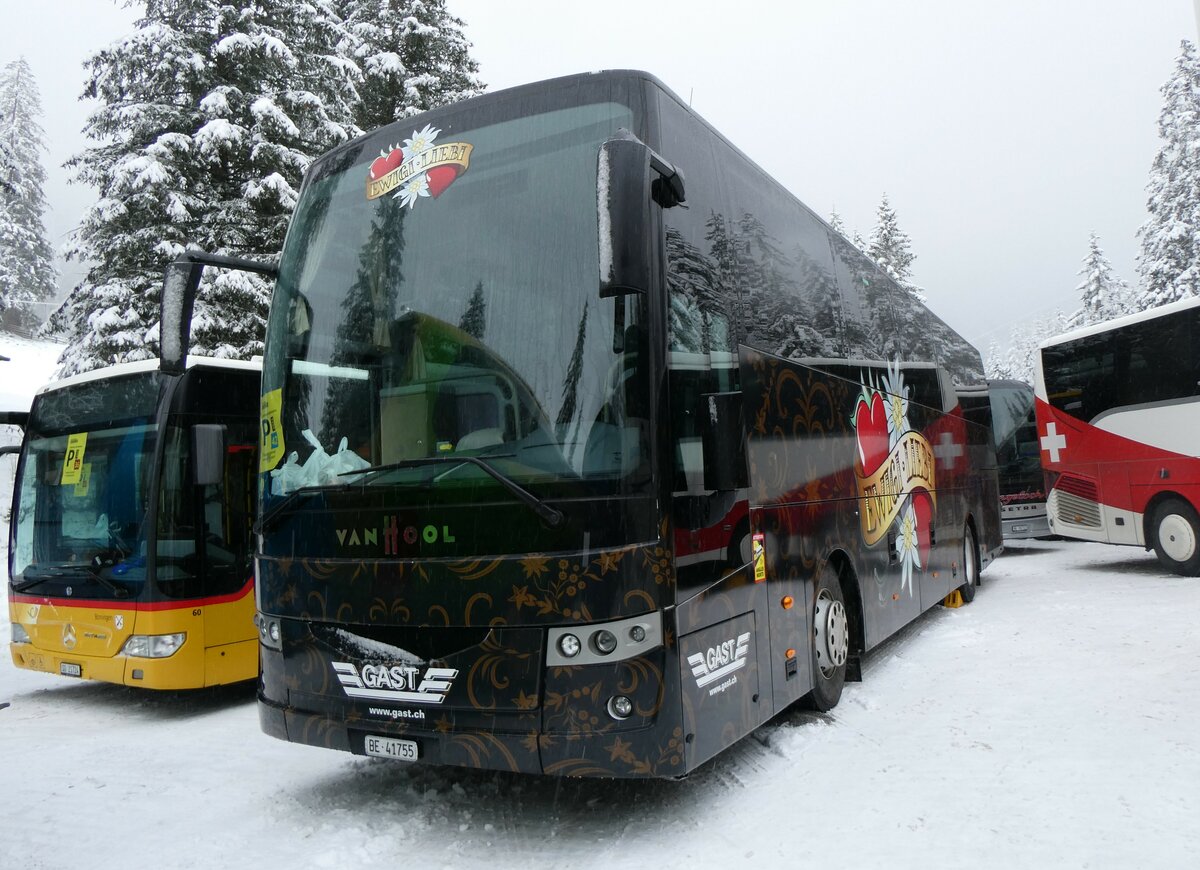 (258'304) - Gast, Utzenstorf - BE 41'755 - Van Hool am 6. Januar 2024 in Adelboden, Unter dem Birg