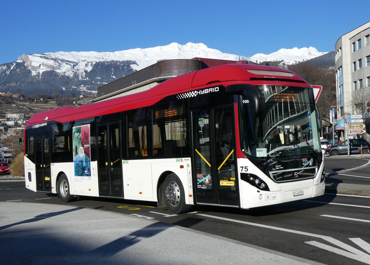 (258'568) - PostAuto Wallis - Nr. 75/VS 428'859/PID 10'025 - Volvo am 11. Januar 2024 beim Bahnhof Sion