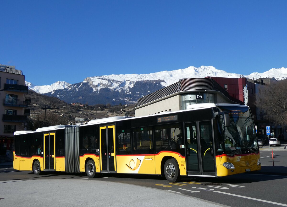 (258'622) - Buchard, Leytron - VS 241'996/PID 11'587 - Mercedes am 11. Januar 2024 beim Bahnhof Sion