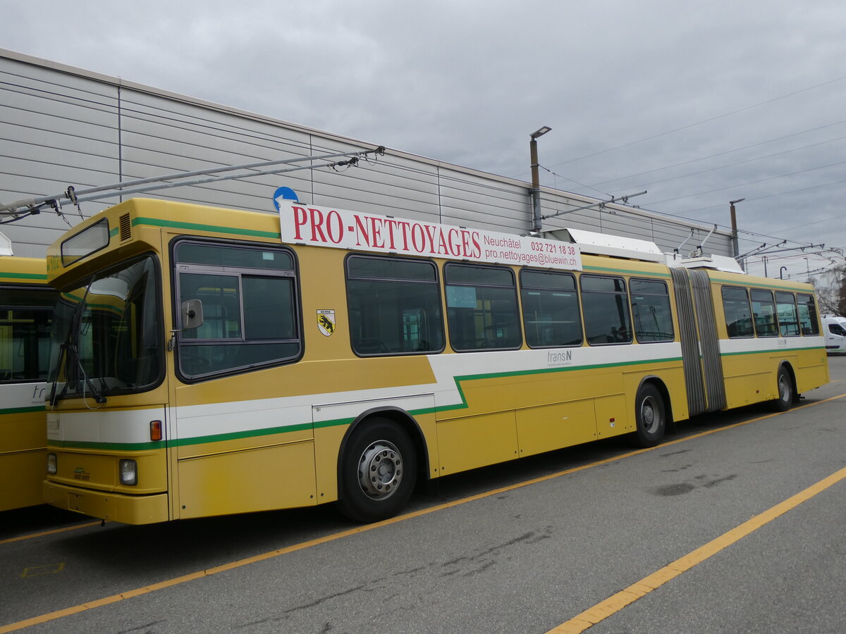 (258'954) - transN, La Chaux-de-Fonds - Nr. 102 - NAW/Hess Gelenktrolleybus (ex TN Neuchtel Nr. 102) am 26. Januar 2024 in Marin, Dpt