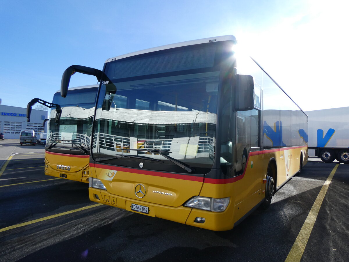 (259'116) - ARCC Aubonne - VD 547'862/PID 5669 - Mercedes am 3. Februar 2024 in Kerzers, Interbus