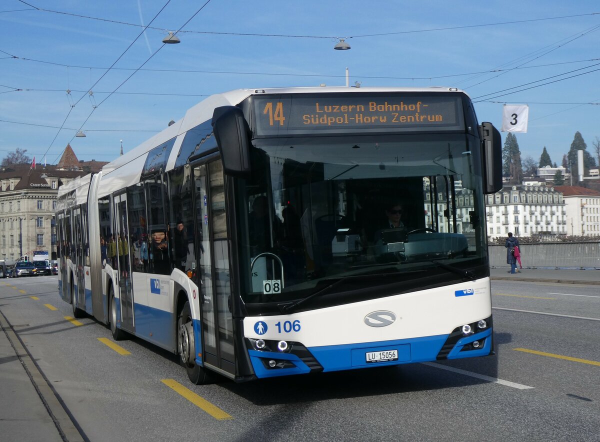 (259'147) - VBL Luzern - Nr. 106/LU 15'056 - Solaris am 6. Februar 2024 in Luzern, Bahnhofbrcke