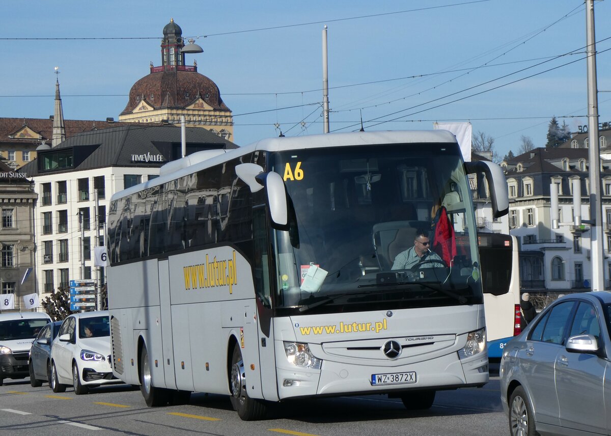 (259'189) - Aus Polen: Lutur, Lublin - Nr. A6/WZ 3872X - Mercedes am 6. Februar 2024 in Luzern, Bahnhofbrcke