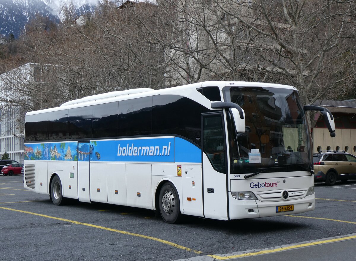 (259'767) - Aus Holland: Gebotours, Nieuwleusen - Nr. 563/98-BJS-1 - Mercedes am 27. Februar 2024 in Brig, Postgarage