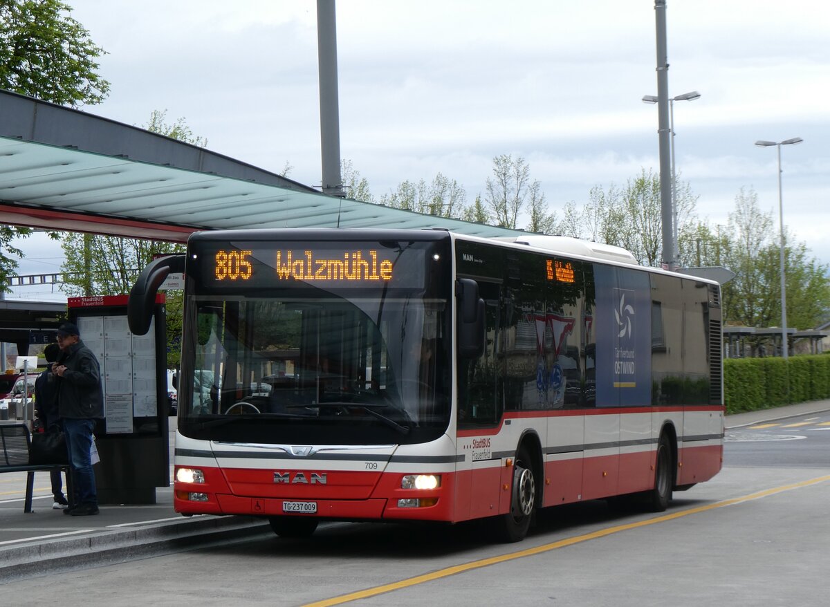 (261'098) - StadtBUS, Frauenfeld - Nr. 709/TG 237'009 - MAN (ex PostAuto Ostschweiz PID 10'033) am 9. April 2024 beim Bahnhof Frauenfeld