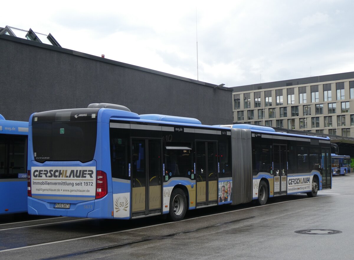 (261'451) - MVG Mnchen - Nr. 5673/M-VG 5673 - Mercedes am 15. April 2024 in Moosach, Betriebshof