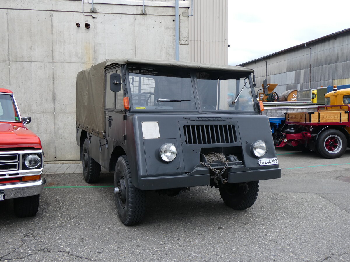 (261'977) - Mowag - ZH 244'302 - am 4. Mai 2024 in Attikon, Wegmller














