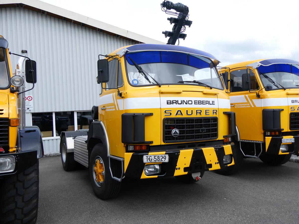 (262'030) - Eberle, Steinebrunn - TG 5829 - Saurer am 4. Mai 2024 in Attikon, Wegmller