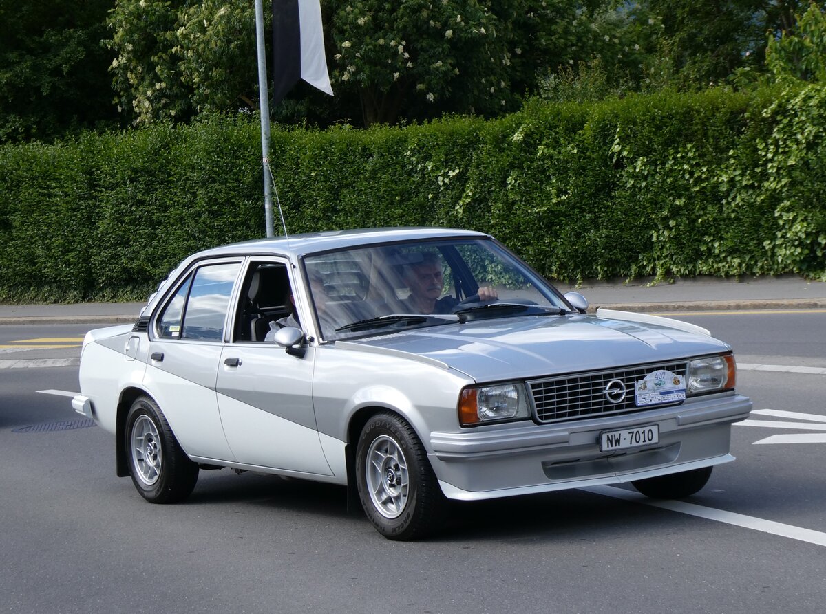 (262'594) - Opel - NW 7010 - am 18. Mai 2024 in Sarnen, OiO