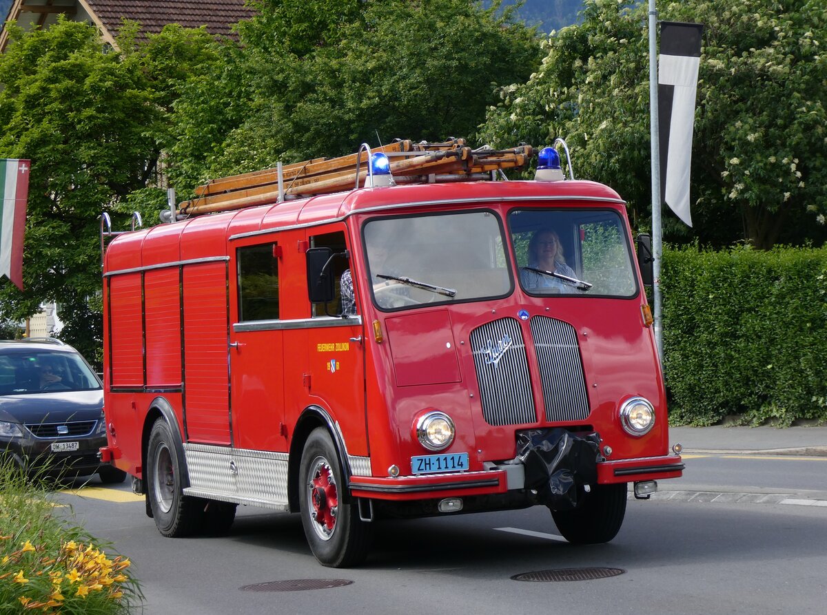 (262'619) - Feuerwehr, Zollikon - ZH 1114 - Saurer am 18. Mai 2024 in Sarnen, OiO