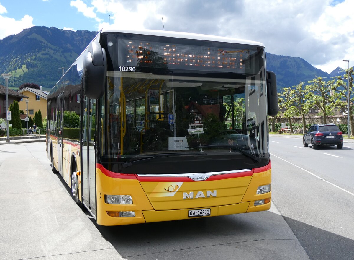 (262'713) - PostAuto Zentralschweiz - Nr. 511/OW 16'211/PID 10'290 - MAN (ex Nr. 11; ex Mattli, Wassen) am 18. Mai 2024 beim Bahnhof Sarnen