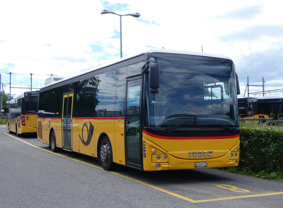 (263'741) - CarPostal Ouest - VD 549'173/PID 11'973 - Iveco am 16. Juni 2024 in Yverdon, Garage