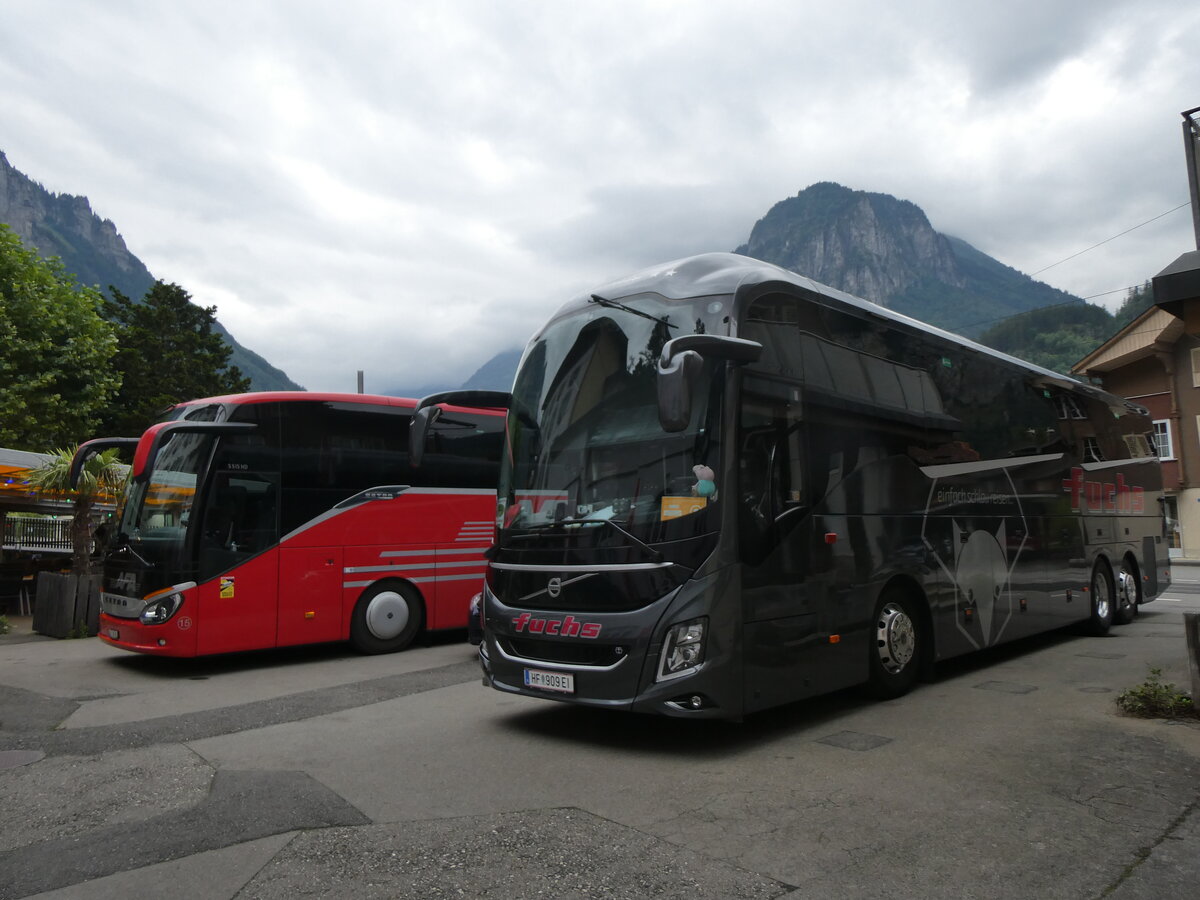 (264'307) - Aus Oesterreich: Fuchs, Hartberg - HF 909 EI - Volvo am 2. Juli 2024 in Innertkirchen, Hotel Hof+Post