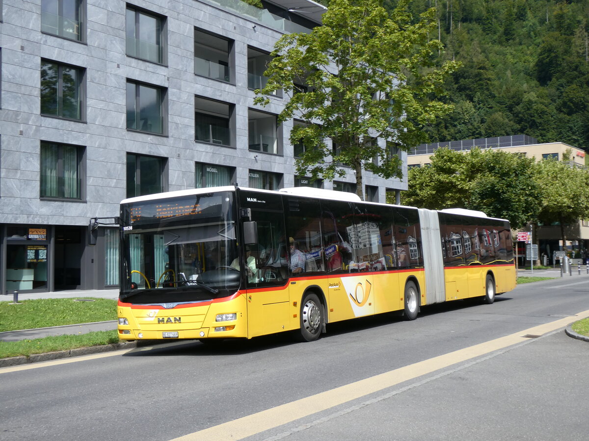 (265'943) - PostAuto Bern - Nr. 10'538/BE 827'669/PID 10'538 - MAN (ex Nr. 669) am 19. August 2024 beim Bahnhof Interlaken Ost