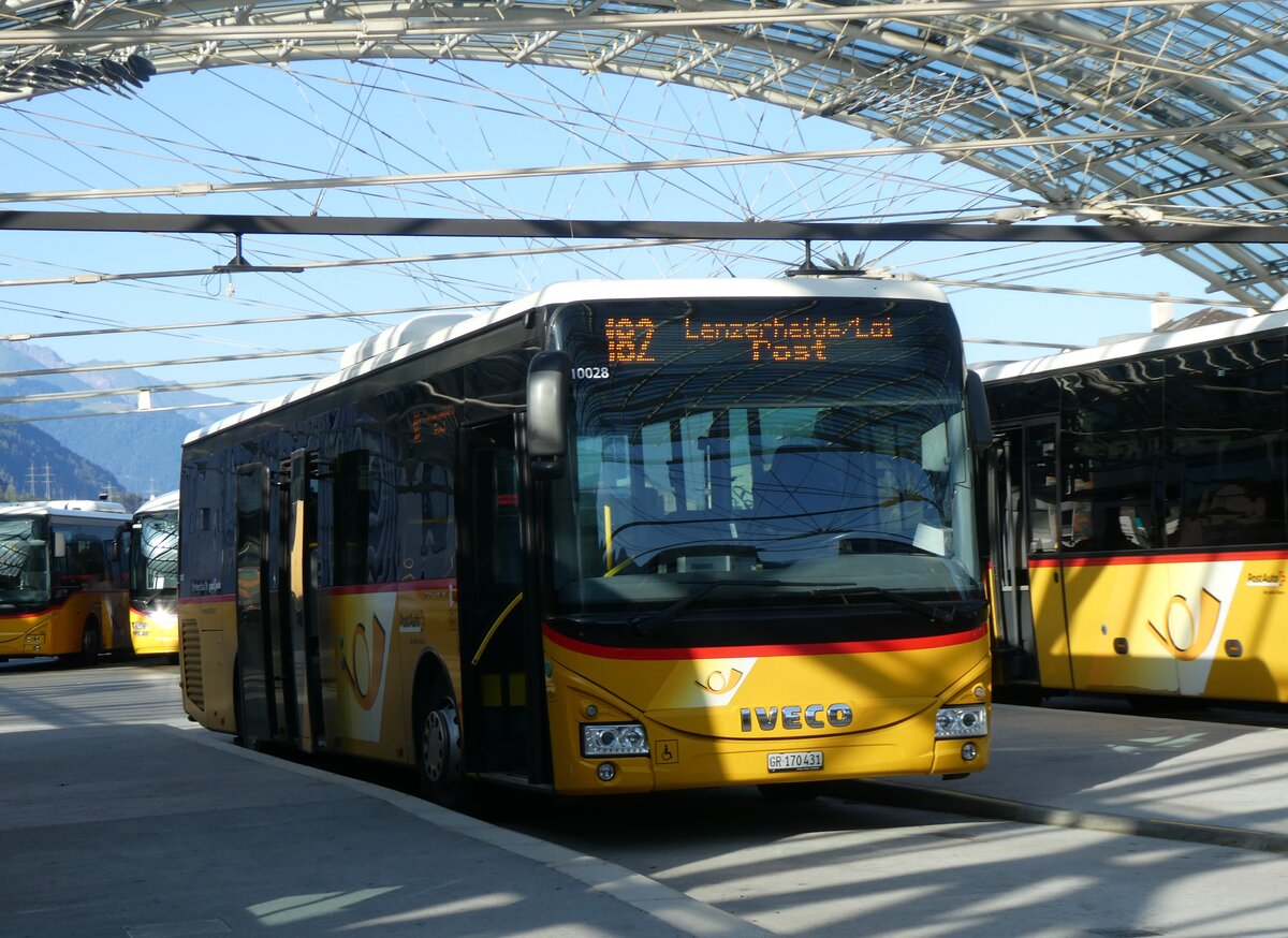 (266'205) - PostAuto Graubnden - GR 170'431/PID 10'028 - Iveco am 27. August 2024 in Chur, Postautostation