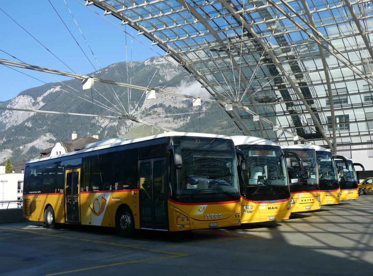 (266'210) - PostAuto Graubnden - GR 170'435/PID 11'311 - Iveco am 27. August 2024 in Chur, Postautostation