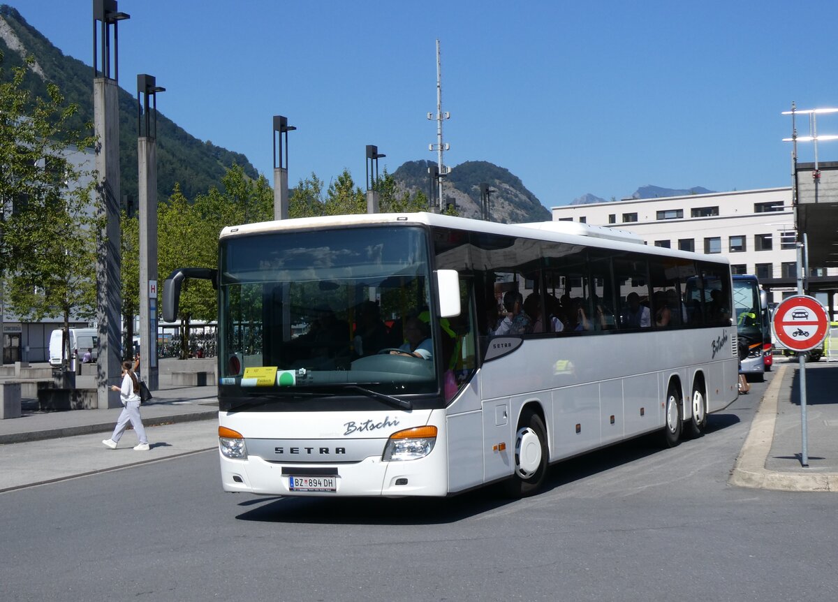 (266'260) - Aus Oesterreich: Bitschi, Bludenz - BZ 894 DH - Setra am 27. August 2024 beim Bahnhof Sargans