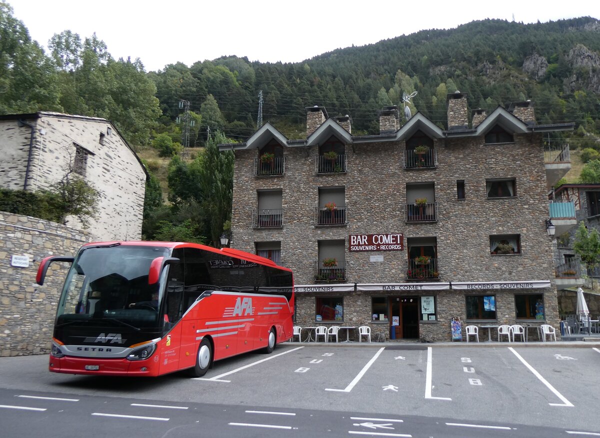 (267'206) - Aus der Schweiz: AFA Adelboden - Nr. 15/BE 26'702 - Setra am 18. September 2024 in Meritxell, Kirche