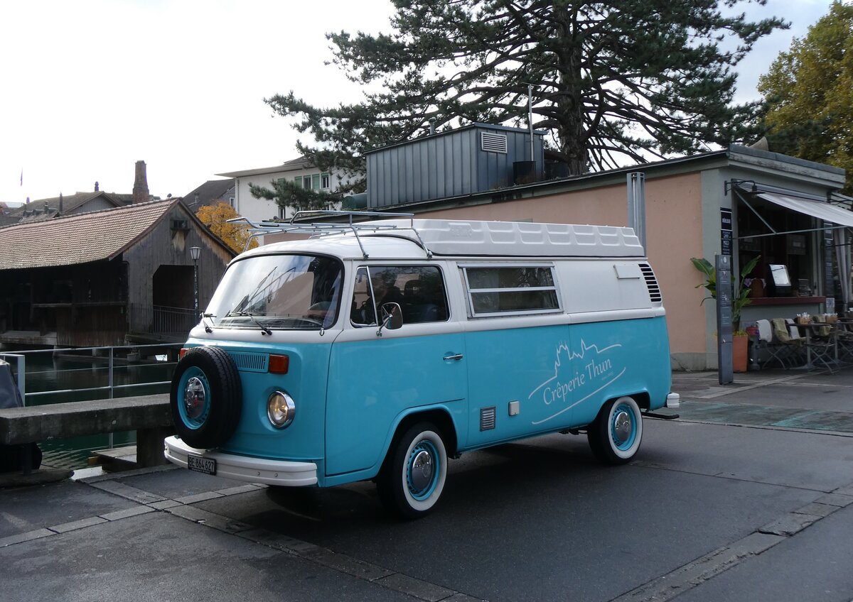 (267'936) - VW-Bus - BE 864'627 - am 11. Oktober 2024 in Thun, Mhleplatz