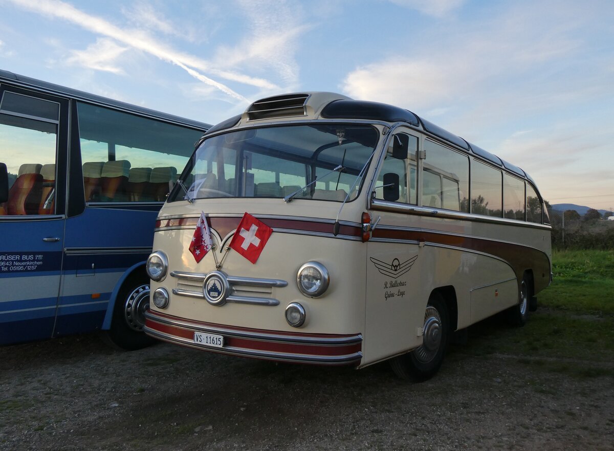 (268'507) - Aus der Schweiz: Ballestraz, Grne - VS 11'615 - Saurer/Saurer (ex Girardet, Yverdon) am 25. Oktober 2024 in Kintzheim, Cigoland