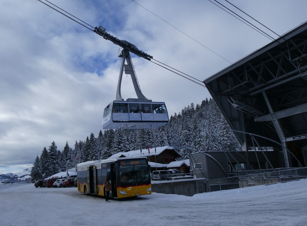 (270'086) - Kbli, Gstaad - BE 360'355/PID 11'857 - Mercedes (ex PostAuto BE 538'988; ex BE 653'386) am 21. Dezember 2024 in Col du Pillon, Glacier 3000