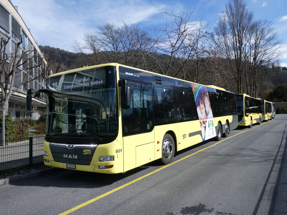 (272'740) - STI Thun - Nr. 601/BE 865'601 - MAN am 9. Mrz 2025 bei der Schifflndte Thun