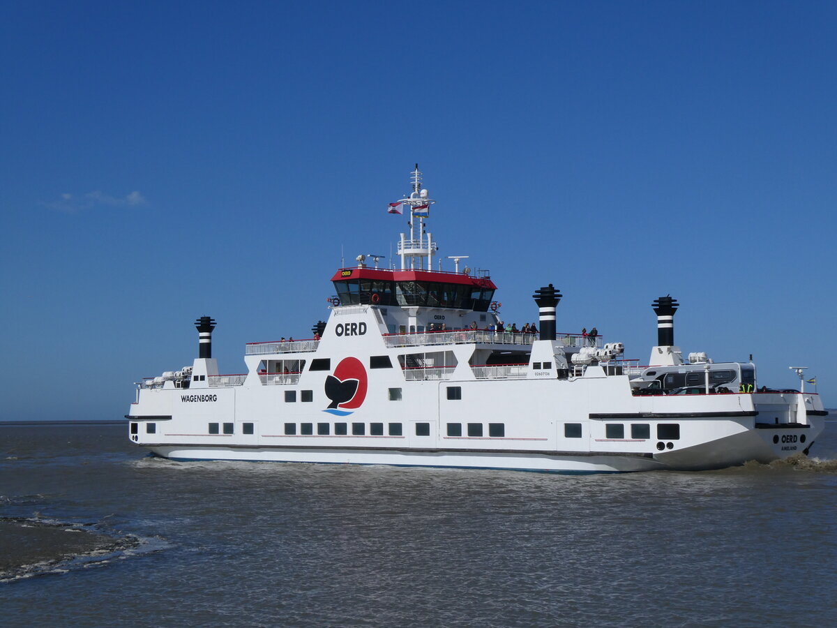 (273'651) - Fhre Oerd am 5. April 2025 im Hafen von Holwerd