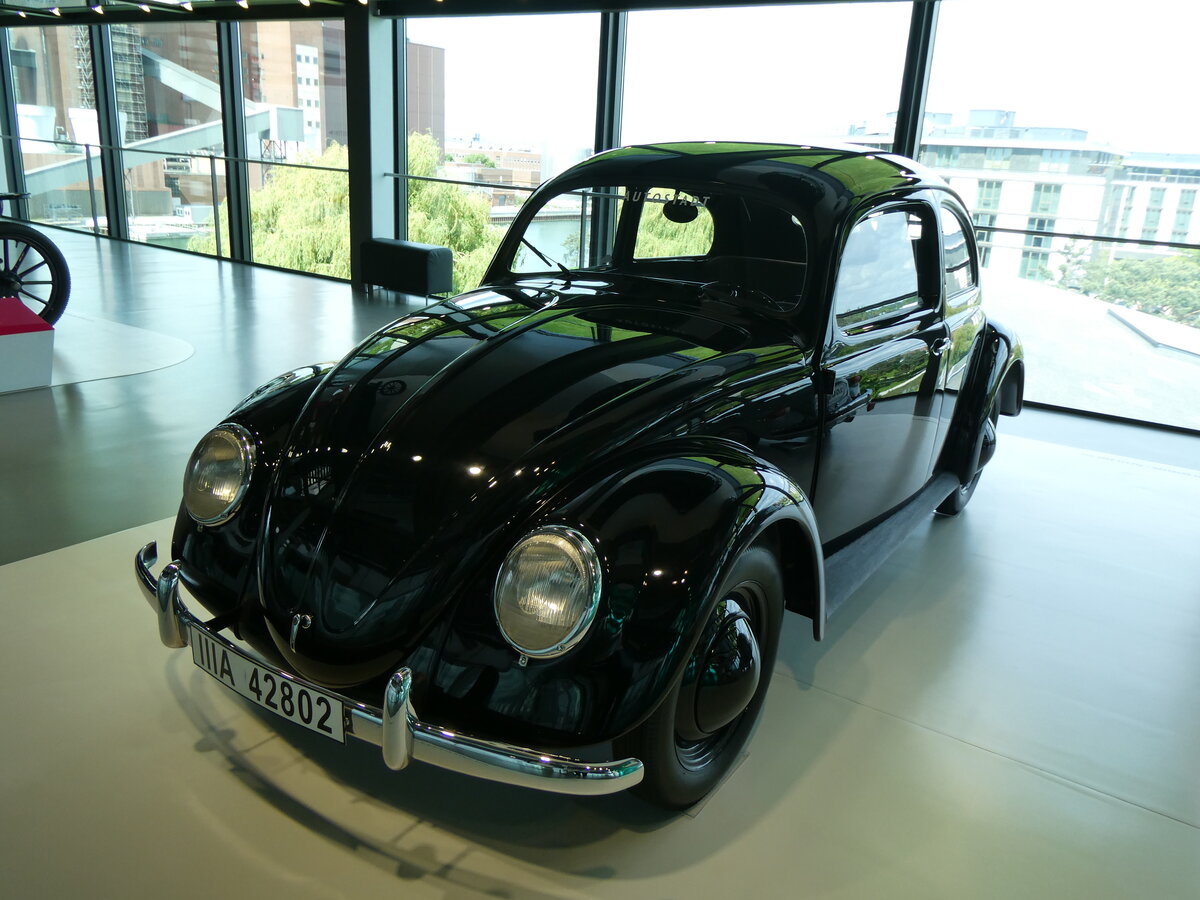 (274'897) - VW-Kfer - IIIA 42'802 - am 7. Mai 2025 in Wolfsburg, Autostadt