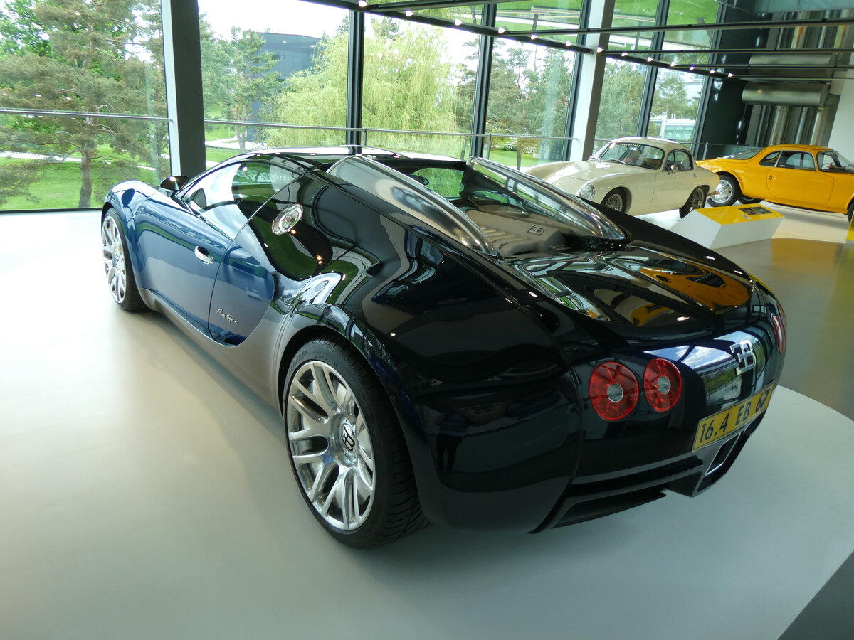 (274'962) - Bugatti am 7. Mai 2025 in Wolfsburg, Autostadt