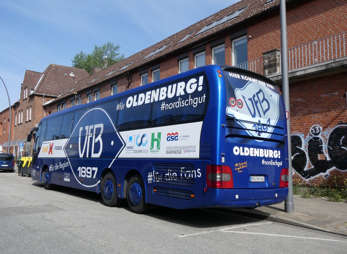 (275'354) - Wiards, Elsfleth - BRA-WM 660 - MAN am 10. Mai 2025 in Hamburg, Landungsbrcken 
