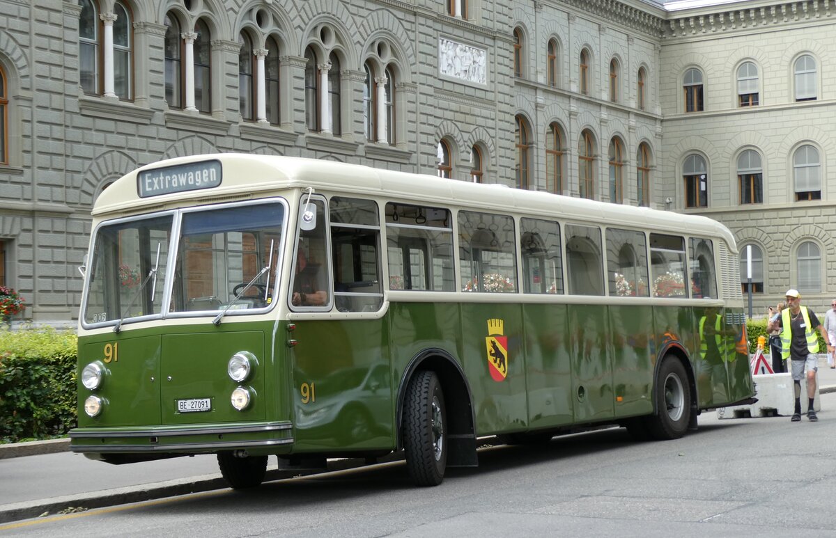 (278'266) - SVB Bern (Bernmobil historique) - Nr. 91/BE 27'091 - Saurer/R&J am 1. August 2025 in Bern, Bundehaus