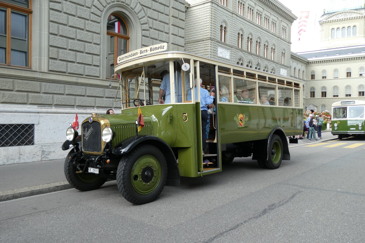 (278'270) - SVB Bern (Bernmobil historique) - Nr. 5/BE 29'005 - Saurer am 1. August 2025 in Bern, Bundeshaus