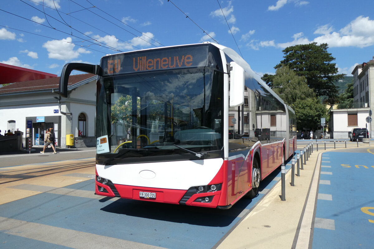 (278'551) - Intertours, Domdidier - Nr. 705/FR 300'705 - Solaris (ex PostBus/A BD 15'717) am 5. August 2025 beim Bahnhof Aigle